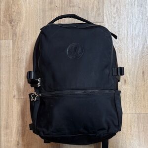 lululemon athletica Classic Black Unisex Backpack
